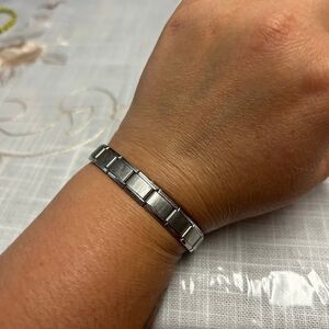 Silver Link Women's Charm Bracelet - Small Wrist